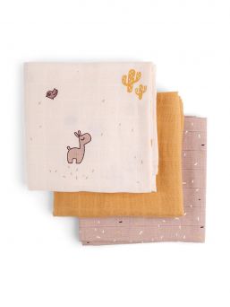 Done by Deer cotton Burp cloth in lovely animal designs. Simply beautiful Burp cloth that you never had too much when moving with your baby.