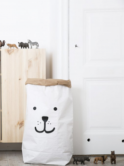 This gorgeous TellKiddo toy sack is made of recycled paper, white and brown. Durable and reusable many times over.
