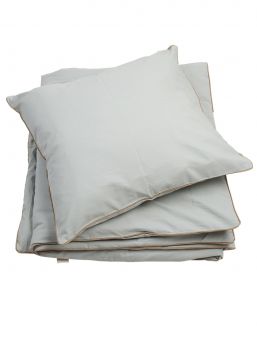 Soft Fabelab organic cotton bedding set that feels lovely on the baby's skin.