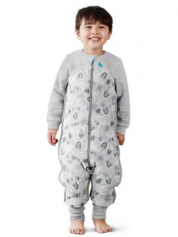 Love To Dream- 2.5 Tog warm sleep suit is perfect for babies who have started to move as well as toddlers who are always on the go. The sleep suit is versatile. It works as both a sleep suit and a romper.
