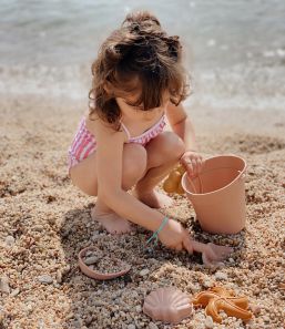 Nenina & Co beautiful children's beach toy set works in both water and sand games.