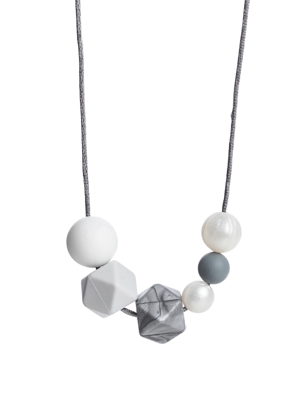 Nursing Necklace (pearl white-lightgrey-silver)