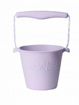 Scrunch-bucket is made from 100% recyclable silicone and has a polyester rope handle.