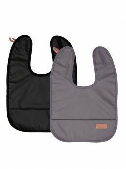 Baby Wallaby's stylish dark grey bib for baby. The bib is waterproof and soft. It is easy to wipe the food stains and it is wonderfully soft, so you can easily put it to your diaper bag. Bib is easy to attach with a velcro strap.