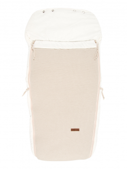 A larger Baby´s Only footmuff designed for strollers. The tfootmuff keeps the baby warm for even longer rides and when the child is sleeping on the stroller. The footmuff has a handy zipper that can be easily open and close.