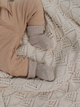 BIBS Wavy Knitted Blanket baby nap blanket, dark beige