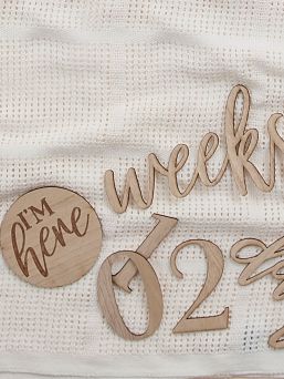 Ginger Ray - Wooden Pregnancy & Baby Milestone Signs