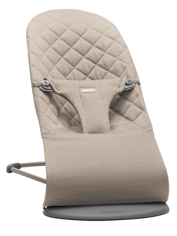 babybjorn-bouncher-bliss-cotton-sand-grey. BabyBjörn Bliss bouncher. Cotton fabric cover that can be easily removed and machine washed. The BabyBjörn Bliss sitter has three positions for use and a folding position for transport and storage.