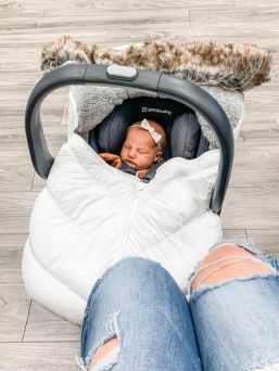 Car Seat Coco's slip-on cover for the car seat, white