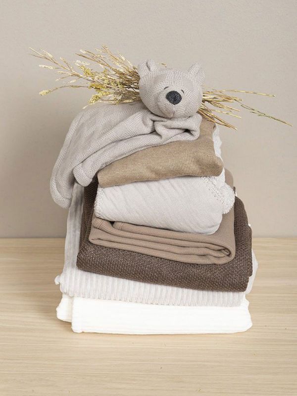 A safe soft Baby´s Only Cuddle cloth goes with the child on the journey, it creates a sense of security for the child.