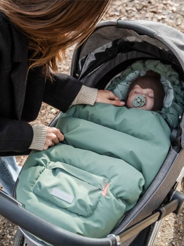 Done by Deer Winter Footmuff – warm, windproof and water-repellent baby footmuff for strollers and prams.