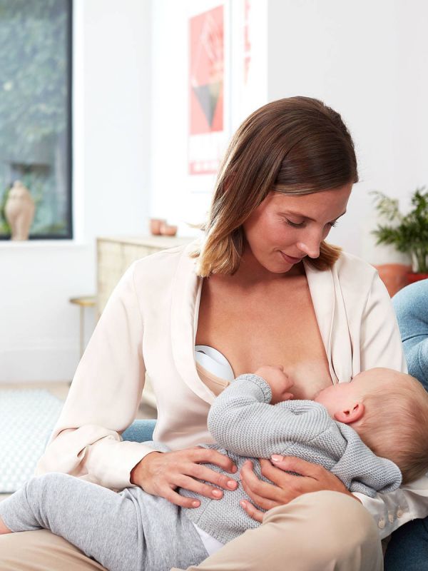 Elvie Curve is a wearable, silicone breast pump that uses natural suction to enable comfortable, hands-free expression - quietly and unnoticeably.