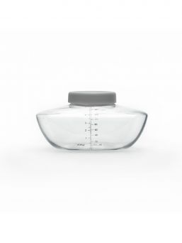 Reusable, BPA free Elvie bottles (150 ml) to collect and store your breast milk.