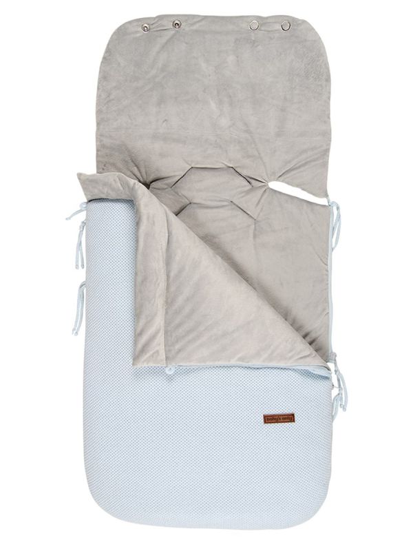 Baby's Only Footmuff keep baby warm in car seats and baby carriages. Thanks to Footmuff the baby does not need to undress and dress up constantly, the baby stays warm embrace of the bag.