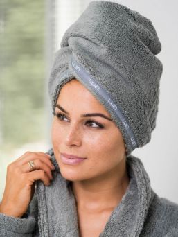 The luxurious Luin Living Hair Towel is the perfect helper for everyday life.