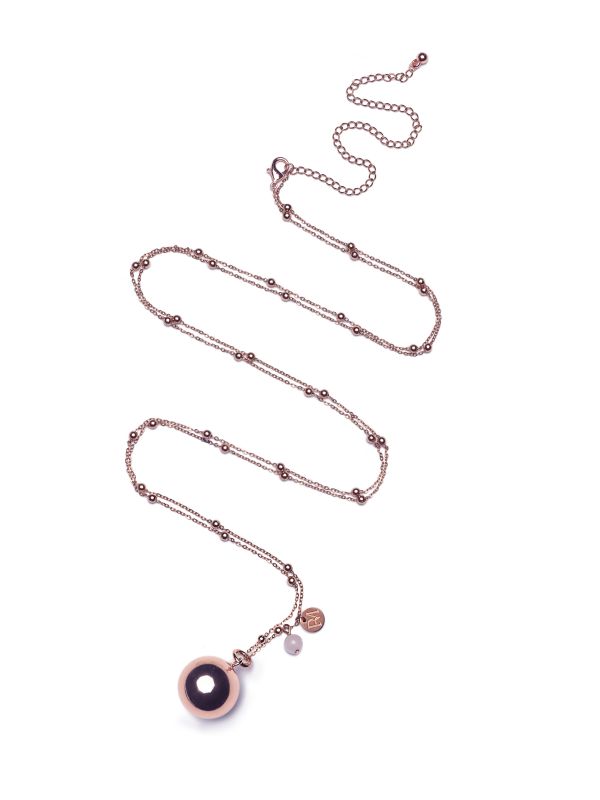 The Proud MaMa bola necklace is a beautiful jewelry for the expectant mother. There is a small xylophone inside the jewelry. The magical sound of the jewelry soothes the baby in the womb and later outside the womb.