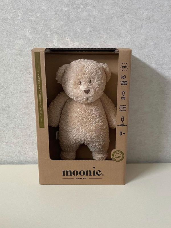 Moonie The Humming Friend - soothe a child for sleep, sand