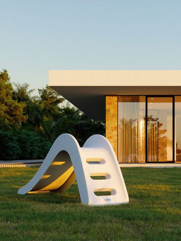 Jupiduu White Dolphin slide for outdoor use