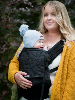 New adjustable Wompat ILO baby carrier, panel & sleep hood are made from Vanamo woven wrap, for the shoulder straps and waist belt choose comfortable black cotton or soft corduroy. Wompat ILO baby carrier can be used with a newborn and the carrier is adjusted bigger as the baby grows.