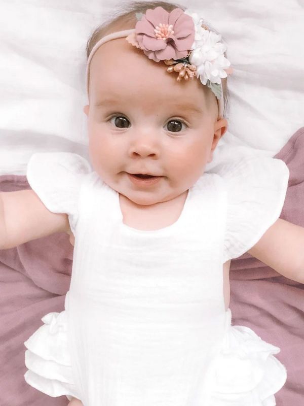 Beautiful flower headband, white