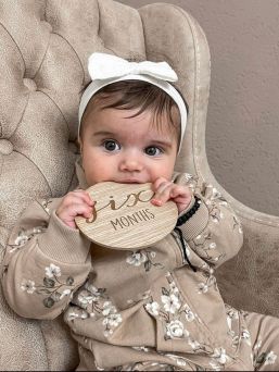 Wooden milestone photo cards - Pearhead