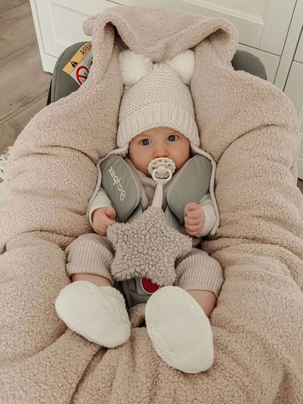 Warm teddy ear boucle car seat blanket – beige
