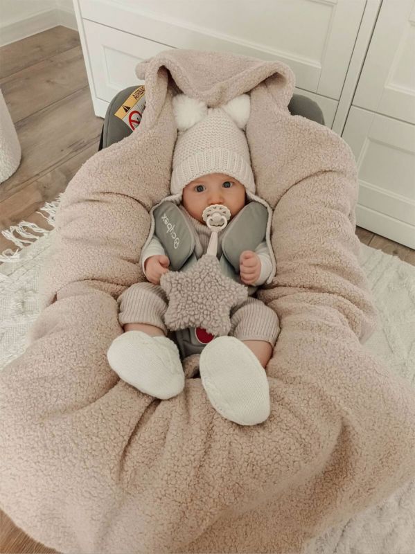 Warm teddy ear boucle car seat blanket – beige