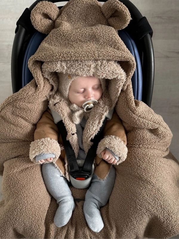 Warm teddy ear boucle car seat blanket – brown