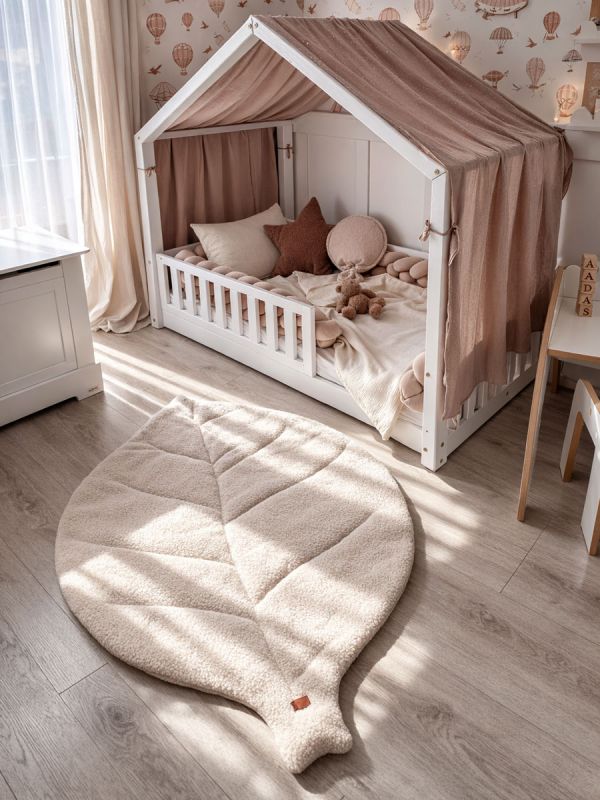 Leaf Bouclé play mat for baby and children's room