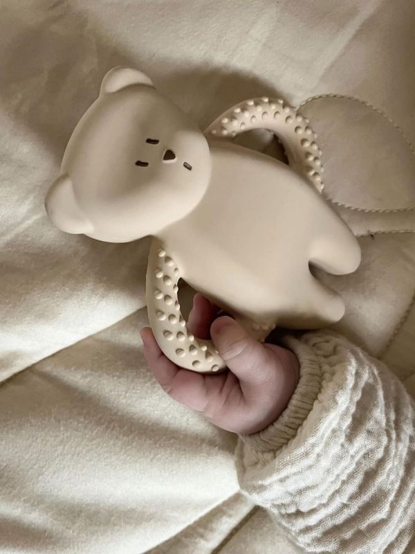 Moonie Natral rubber teether, sand