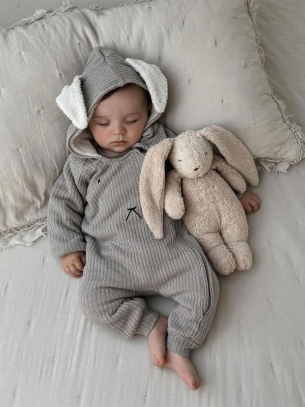 Moonie The Humming Friend - soothe a child for sleep, sand