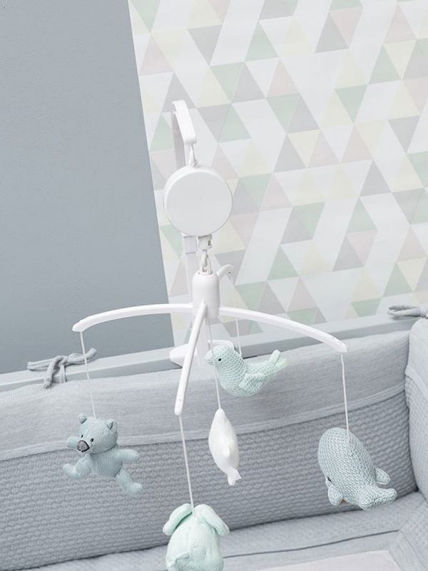 Beautiful and light-colored Baby's Only mobile for baby´s crib. Mobile plays a soothing melody and is easy to attach to the baby's crib.