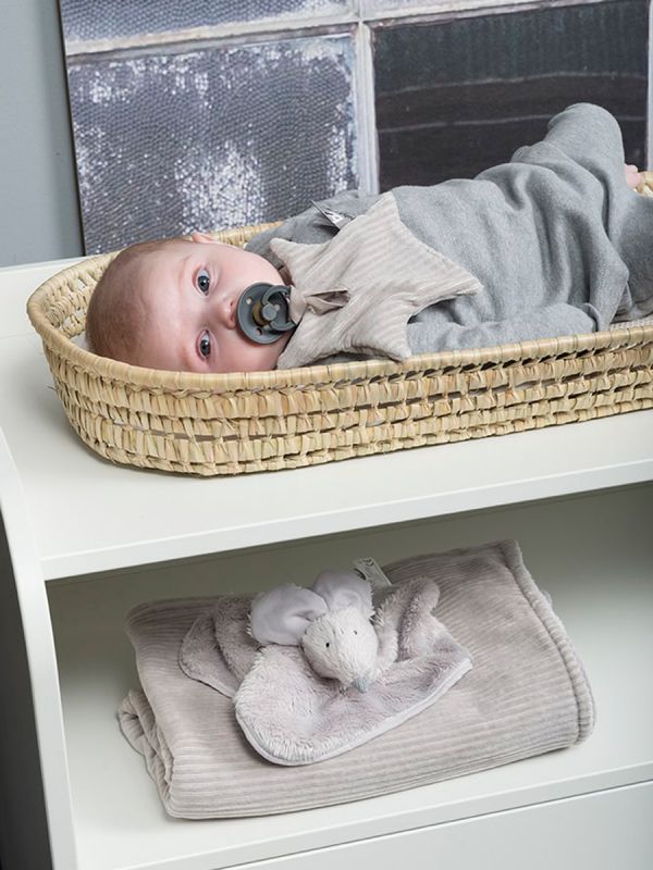 Baby´s Only soft star pacifier cloth that brings security to the baby. A pacifier can be easily attached to a pacifier cloth. This way, the pacifier is always easy to find and even children learn to find the pacifier in time without waking up their parents.