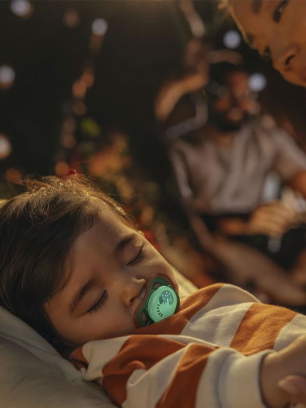 Glow-in-the-dark Ultra Air Night pacifier 6-18 months 2pcs, green/blue
