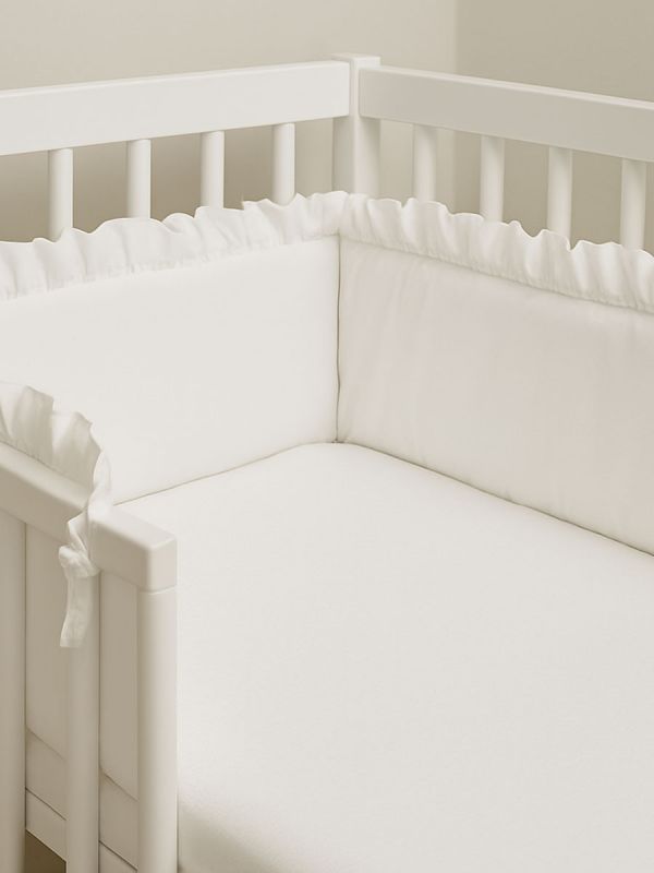 Cot bumper protector with ruffle 360cm, white