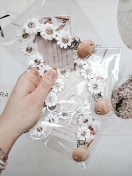 Studio Frommie Daisy -pacifier holder