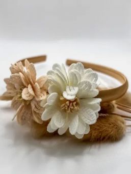 Studio Frommie Tiara Flowers headband, white-cream