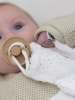 Pacifier cloth flower, Calm white