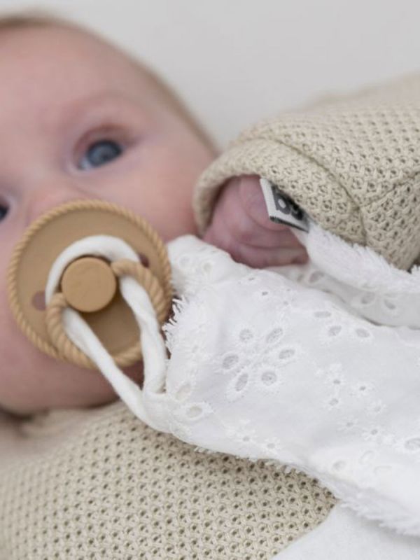 Pacifier cloth flower, Calm white