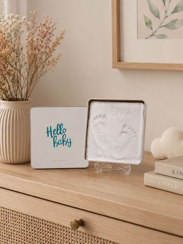 Baby footprints in a keepsake box – 3D hand and footprint frame