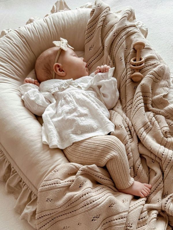 Baby nest with ruffles – Soft and safe babynest for newborns