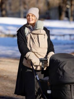 Voksi Carrier Cover – Warm wind protection for baby carrier