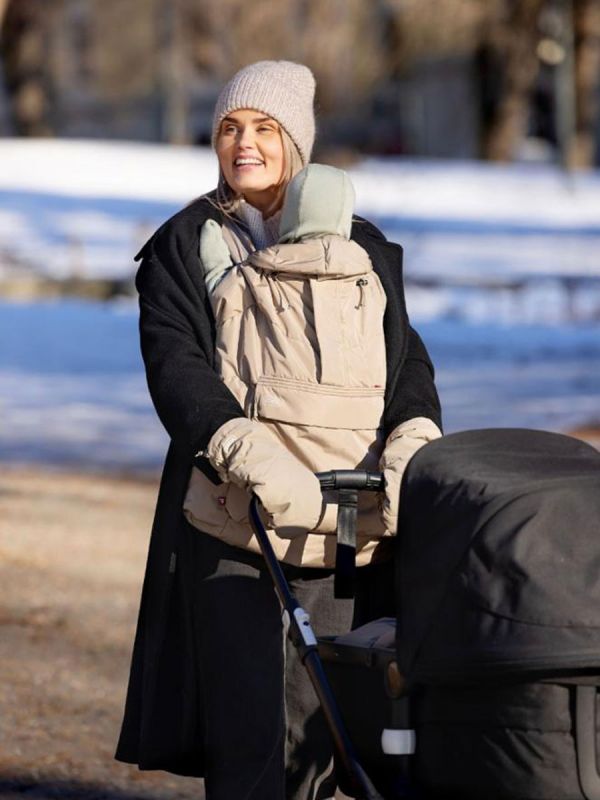 Voksi Carrier Cover – Warm wind protection for baby carrier