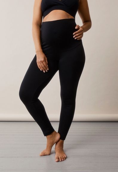 Boob Design maternity leggings are a must-have item in every expectant mother's wardrobe. The most comfortable maternity leggings you can imagine, designed to fit equally well before, during and after pregnancy.