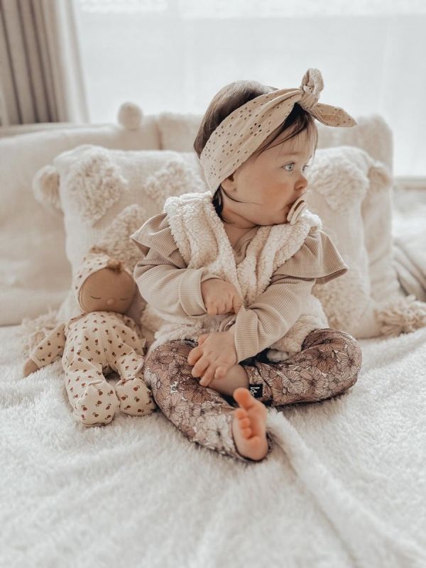 Babystyling Ruffle romper Rib Sand