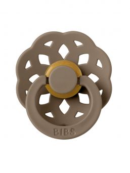 BIBS BOHEME pacifier  - The round natural rubber latex nipple is designed to resemble the shape and size of the mother’s soft nipple and promotes a similar tongue placement and sucking technique when breastfeeding