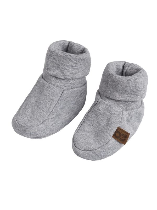 Baby´s Only organic cotton baby booties are flexible and soft on the foot.