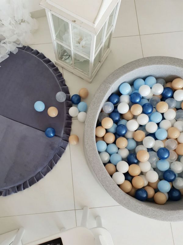 Soft ball pit + 200 balls (colour of your choice)