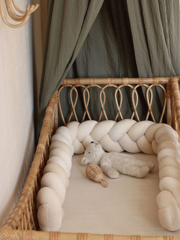 Crib Bumper – handmade, Velvet Cream