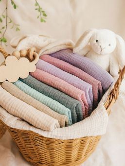 Neatly folded baby cotton gauze – soft and breathable gauze for babies, for example, as swaddling cloth, for strollers or for diaper changes.